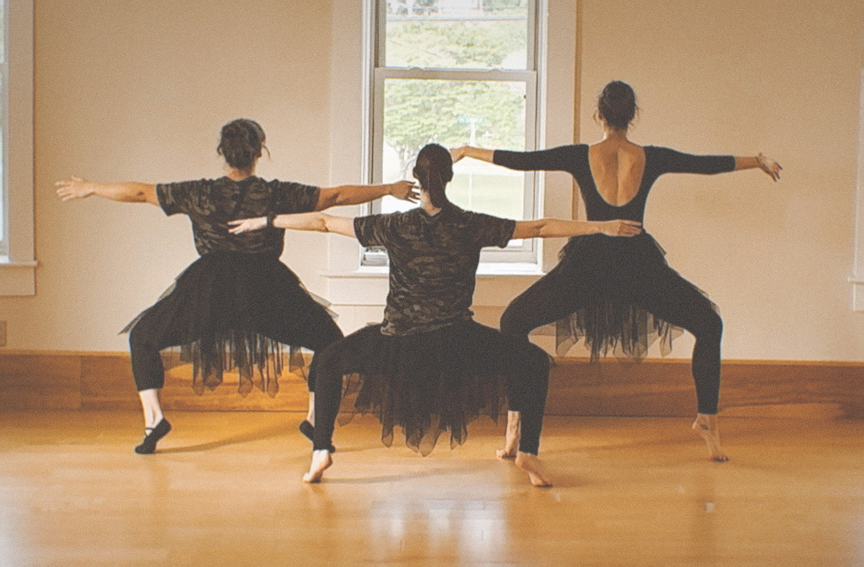 Rehearsal of Cameo with from left Ksenia Dobbs, Lauren Slaber and Rylee Lohr Blossey (credit SpiritJoy Dance)